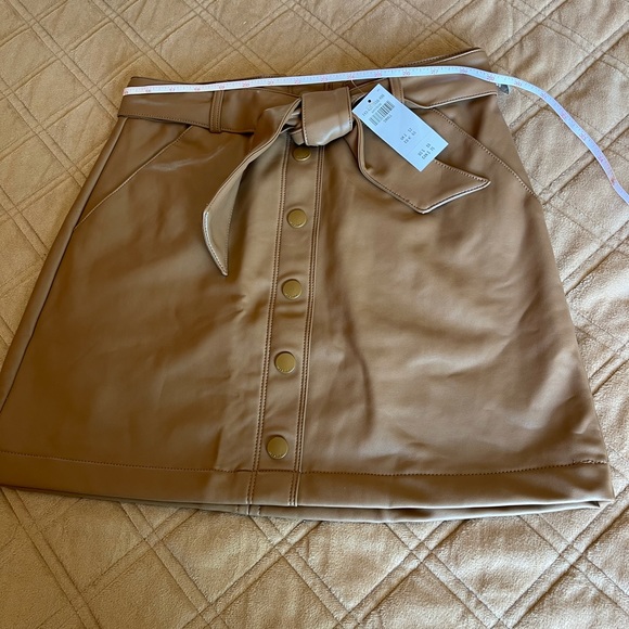 Abercrombie & Fitch Vegan leather belted skirt NWT size S - Picture 11 of 14